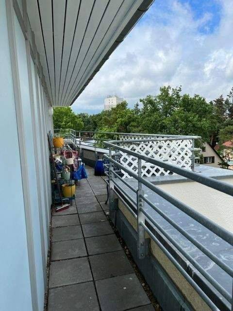 Frei zum Bezug: 2-Zi-Penthauswhg,Terrasse zu 3 Seiten, 4. OG, Aufzug, ebenerdiger + großer TG-Platz, 14480 Potsdam (Am Stern Drewitz Kirchsteigfeld)