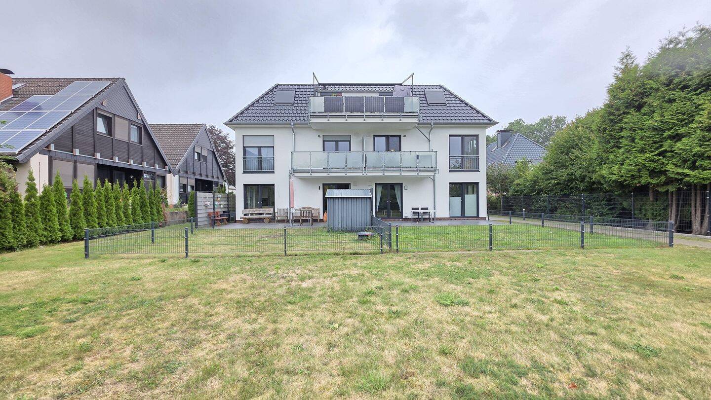 Traumhafte Erdgeschosswohnung mit Garten, Terrasse, 3 Zimmern und 2 Stellplätzen in Stuhr!, 28816 Stuhr