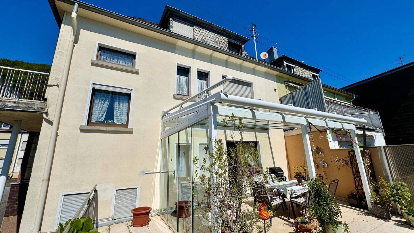 Vielseitiges Wohn- und Entwicklungsobjekt: Ein- bis Zweifamilienhaus mit großem Grundstück (Bauland) und herrlicher Terrasse in Trier-Biewer, 54293 Trier