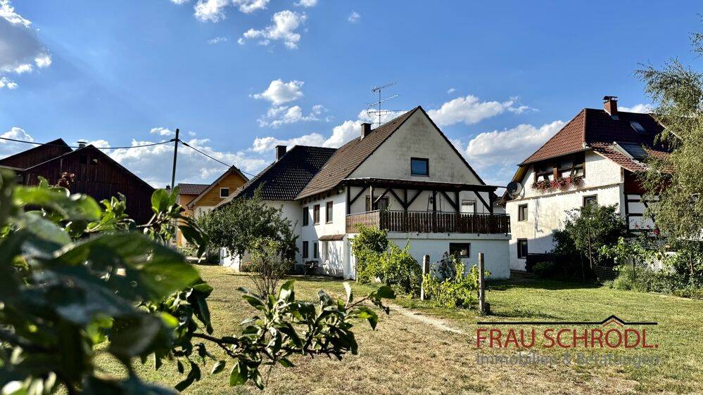 Hofstelle mit Charakter – Wohnen, Wirtschaften und Leben in Murbach mit 4,5 Hektar Ackerland, 78244 Gottmadingen