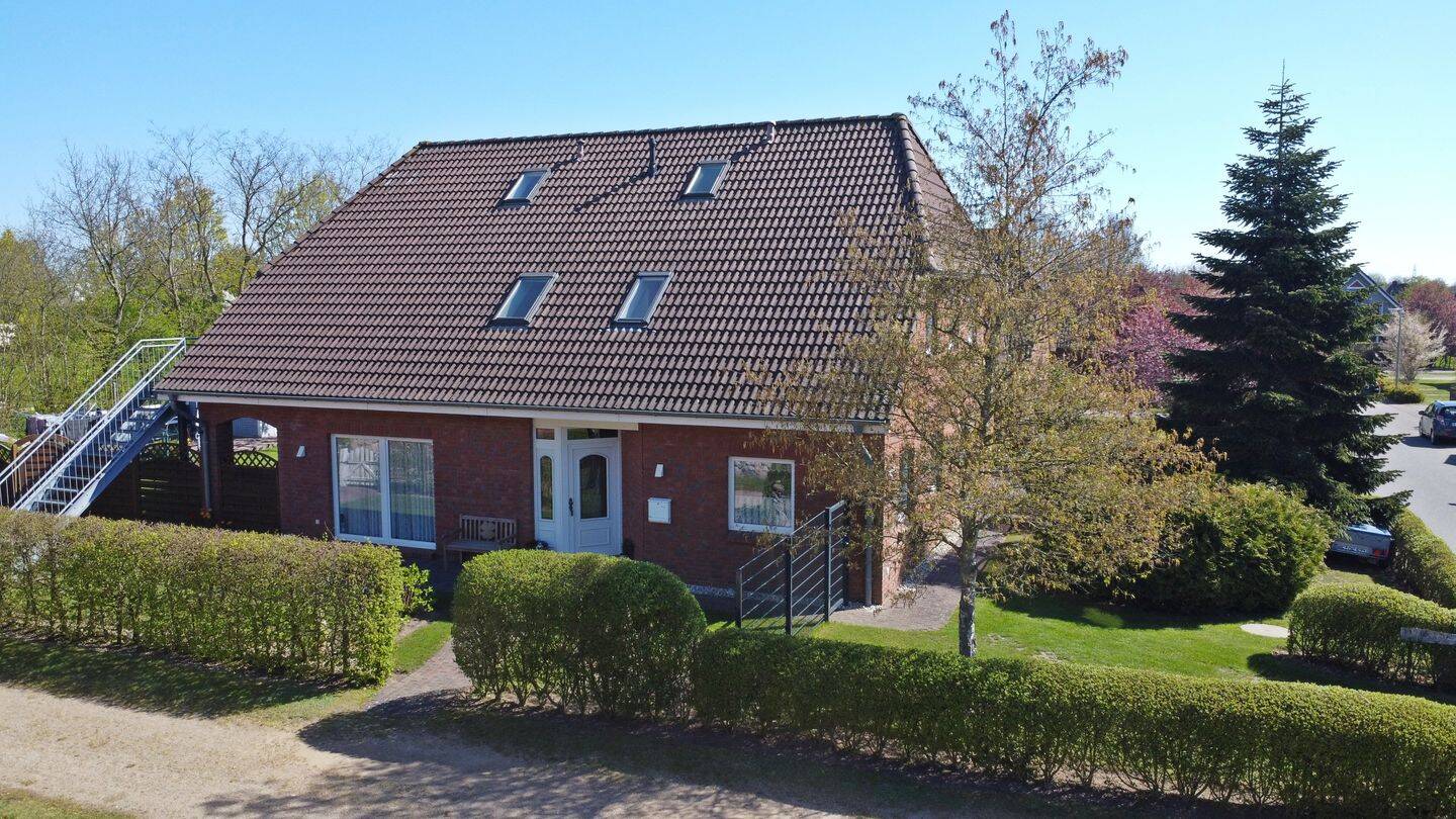Wohntraum mit vielseitigen Nutzungsmöglichkeiten: Einfamilienhaus mit Einlieger- und Ferienwohnung in Husum, 25813 Husum