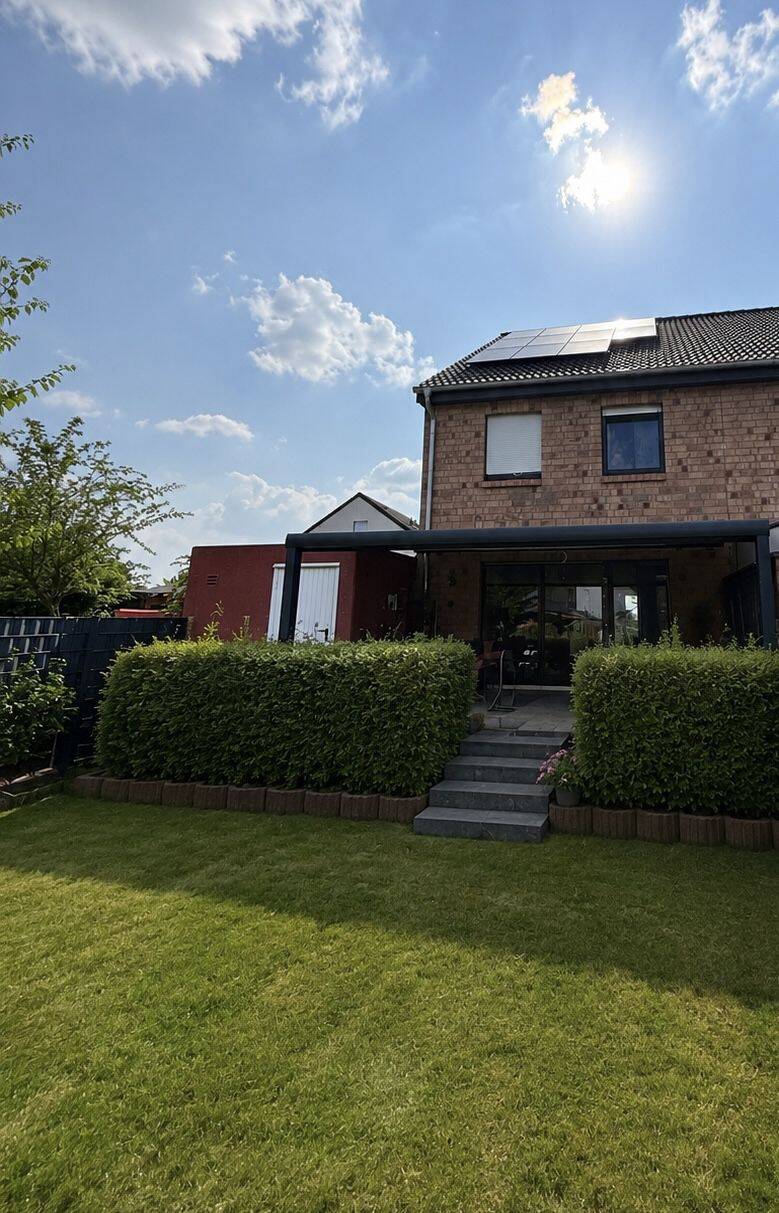 Neuwertiges Reiheneckhaus mit 6 Zimmer, Photovoltaikanlage, Garage und Garten in Titz-Jackerath, 52445 Titz