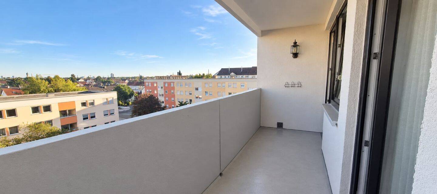 Modernisierte 3-Zimmer-Wohnung, Aufzug & Garage in Augsburg Lechhausen, 86167 Augsburg (Lechhausen)