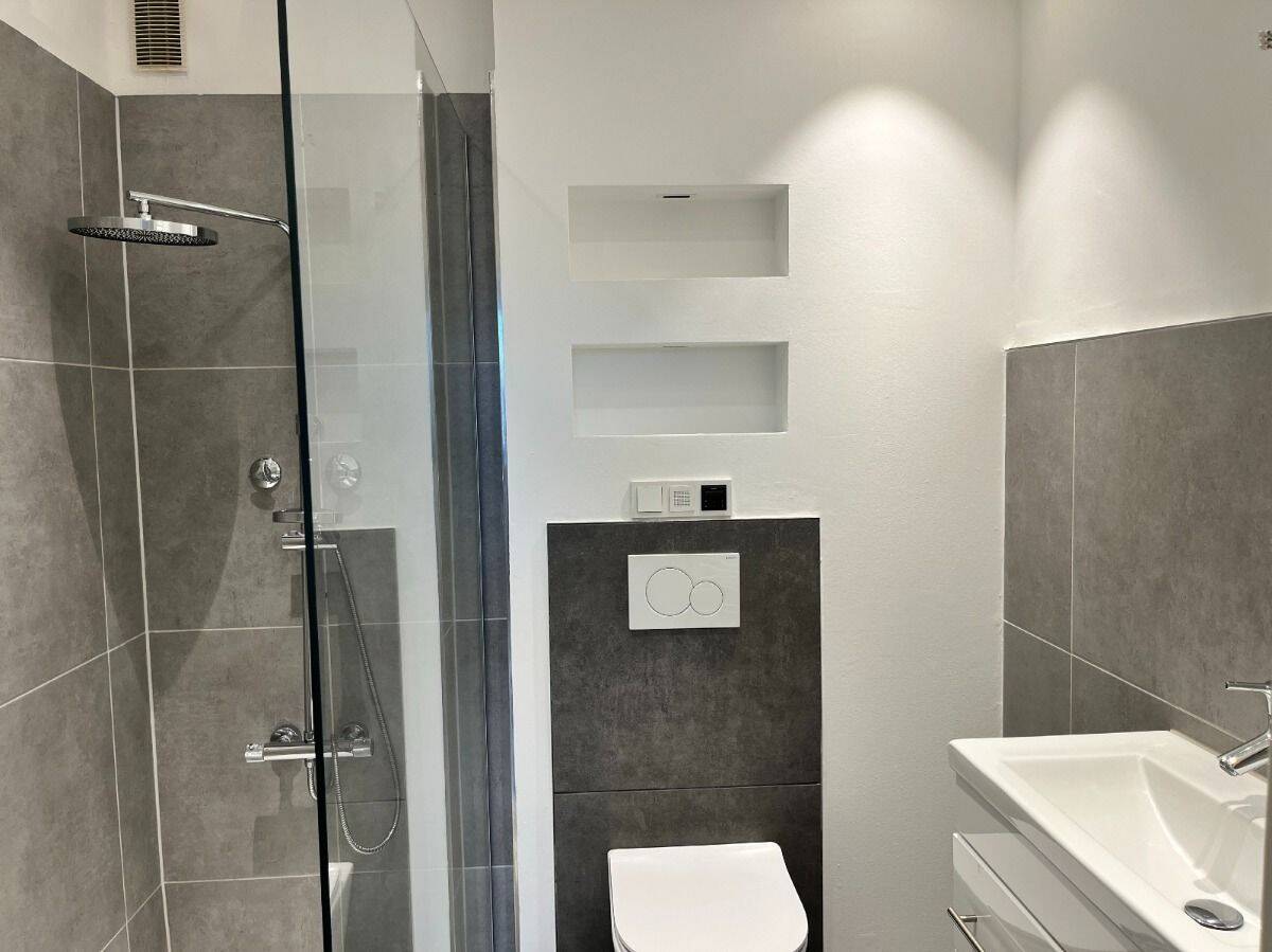Komplett modernisierte 2-Zimmer-Wohnung mit Loggia in Duisburg-Homberg-Hochheide, 47198 Duisburg (Alt-Homberg Hochheide)