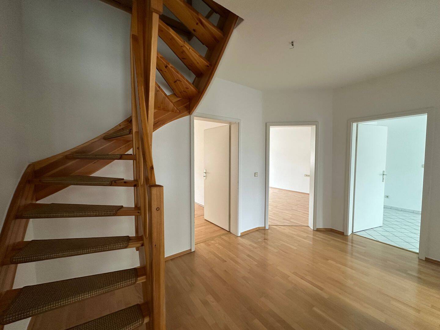 Attraktive DG-Maisonettewohnung in Gera Untermhaus nahe dem Küchengarten und Hofwiesenpark!, 7548 Gera