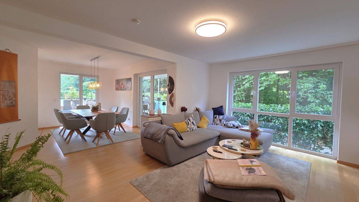 Attraktive 4-Zimmer-Wohnung vis-á-vis des Kanal in Misburg!, 30629 Hannover