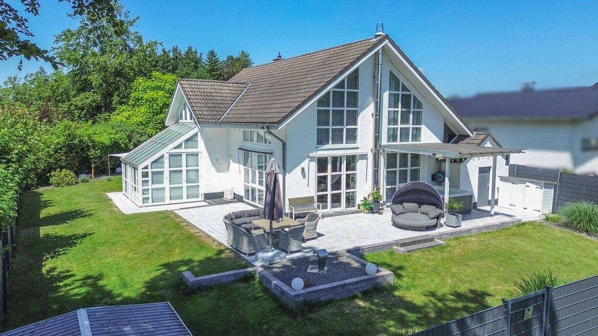 2016 modernisiertes Landhaus mit Galerie + Fernsicht in Randlage am Golfplatz! A3 Honnef, 53578 Windhagen
