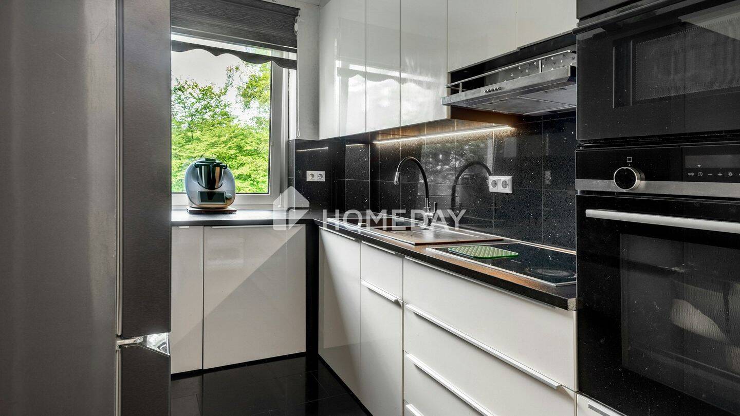 Helle 3-Zimmer-Wohnung mit Südwest-Loggia und Blick ins Grüne, 22145 Hamburg (Wandsbek Farmsen-Berne Rahlstedt)