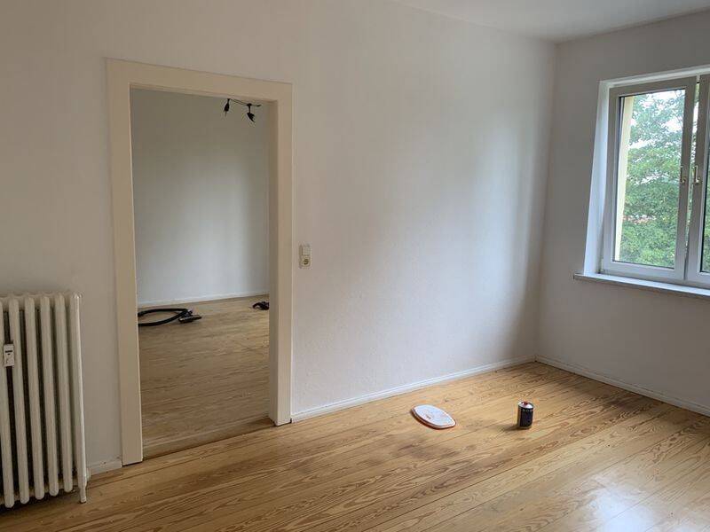 Dölitz-Dösen* tolle 2 Raum-Wohnung mit Balkon * Dielenfußboden* Tageslichtbad*, 4279 Leipzig (Dölitz-Dösen Lößnig)