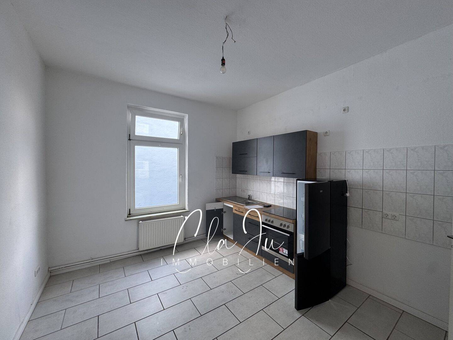 Großzügige 4-Raum-Wohnung mit Einbauküche in Wilhelmshaven, 26382 Wilhelmshaven (Bant Heppens Innenhafen Innenstadt Siebethsburg)