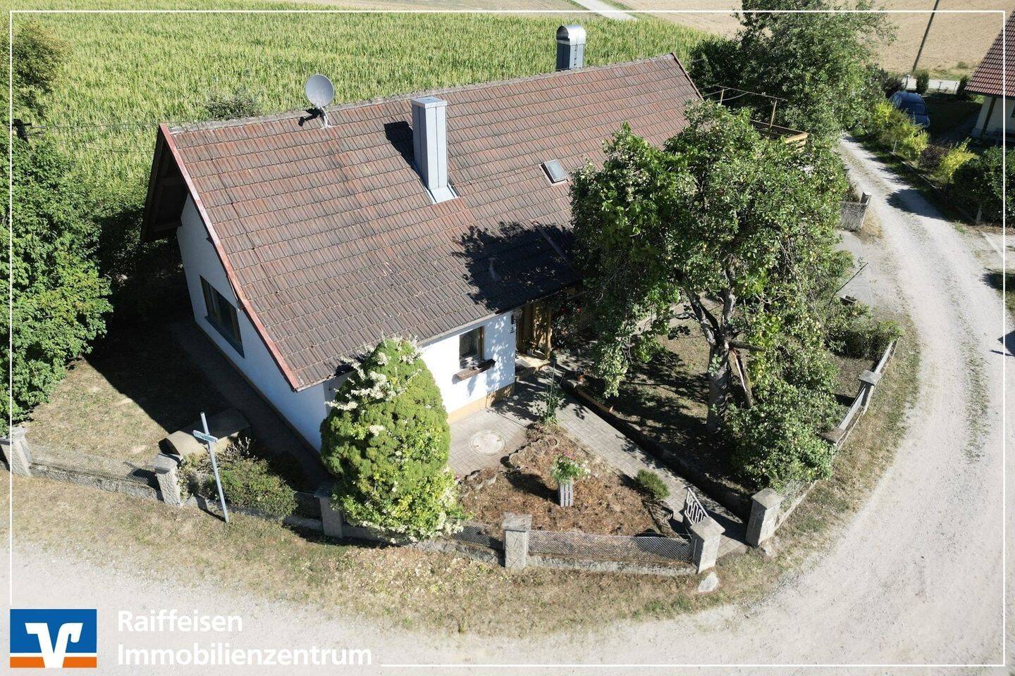Geräumiges Einfamilienhaus mit großer Terrasse in Hunderdorf, 94336 Hunderdorf