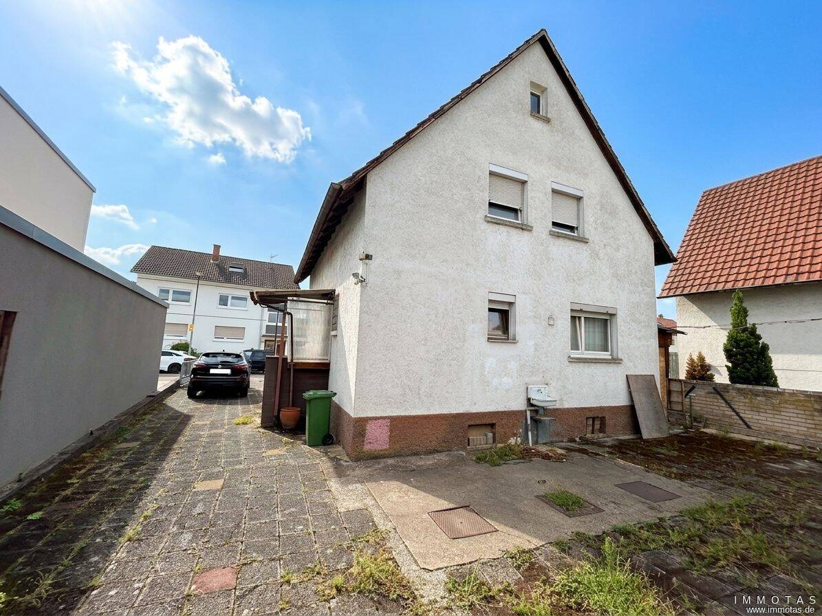 Sanierungsbedürftiges Einfamilienhaus in TOP-Lage auf großzügigem Grundstück, 69207 Sandhausen