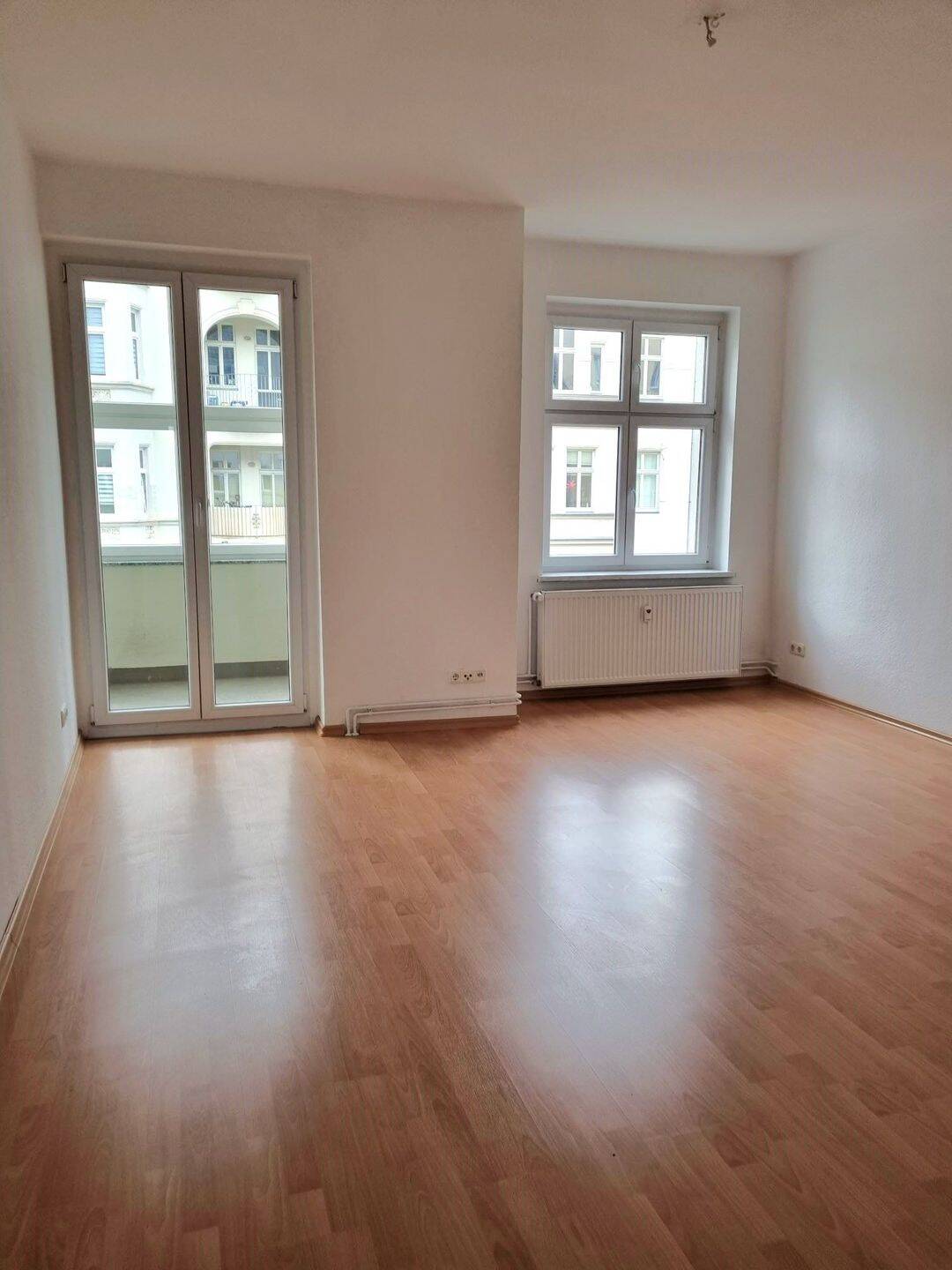 Stadtnaher Altbau-Charme! Sanierte 3-Raum-Wohnung, 39108 Magdeburg (Altstadt Stadtfeld Ost)