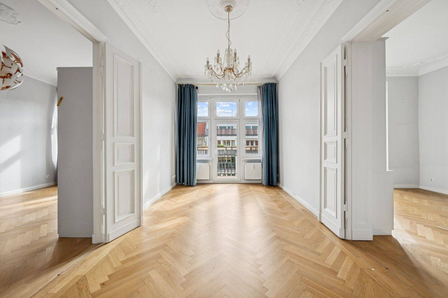Großzügige und lichtdurchflutete 5-Zimmer Altbauwohnung in zentraler Lage, 10715 Berlin (Charlottenburg-Wilmersdorf Wilmersdorf)