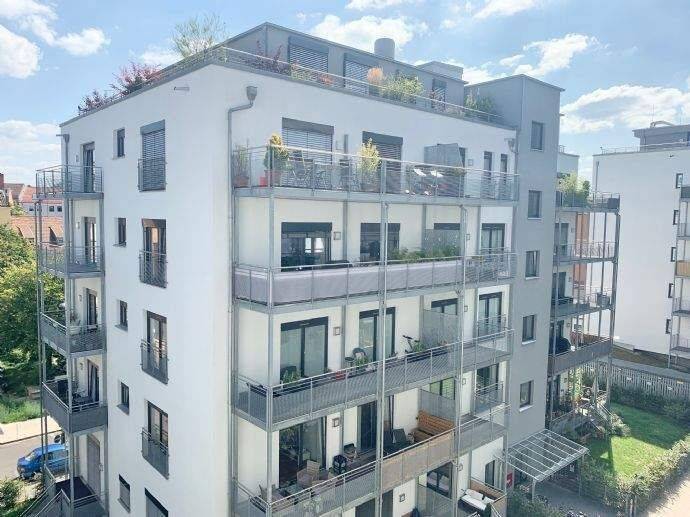 „WOHLFÜHLOASE“ TOP MODERNE 3 ZIMMER WOHNUNG MIT EINBAUKÜCHE UND BALKON, 90478 Nürnberg (Dutzendteich Gleißhammer Glockenhof Sankt Peter Zerzabelshof)