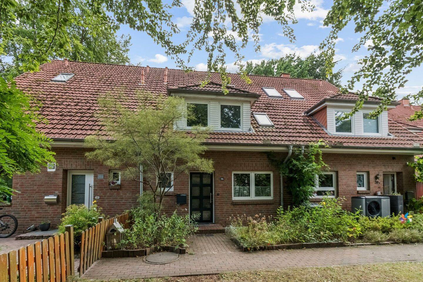 Ein seltenes Fundstück für Familien mit viel Platz zur individuellen Gestaltung, 22549 Hamburg (Altona Bahrenfeld Lurup Osdorf)
