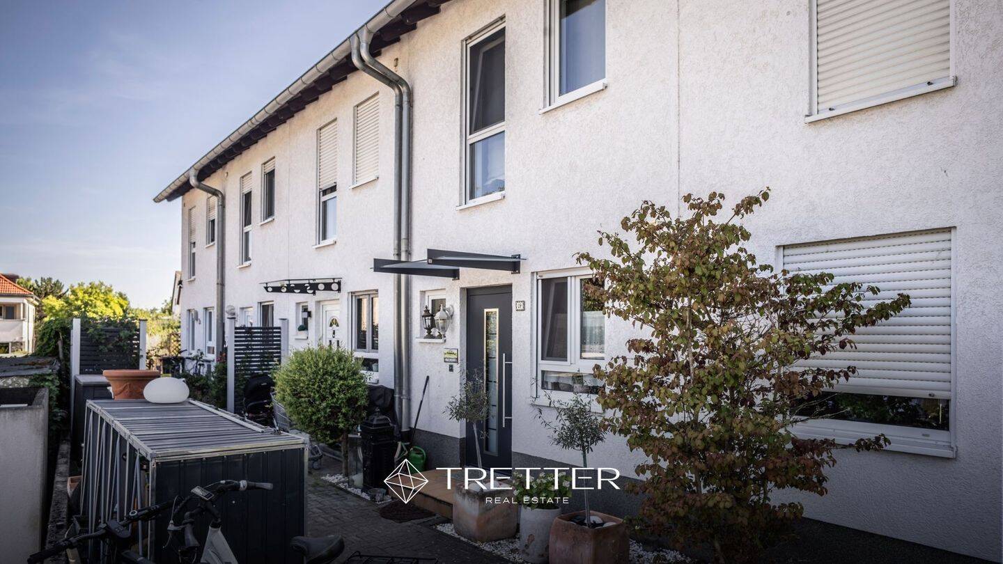 Attraktives Reihenmittelhaus in Frankfurt, 65929 Frankfurt am Main (Höchst Schwanheim Unterliederbach)