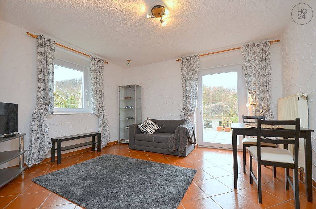 Schön möblierte und Wohnung mit Terrassenmitnutzung in Stuttgart Süd, 70199 Stuttgart (Süd)