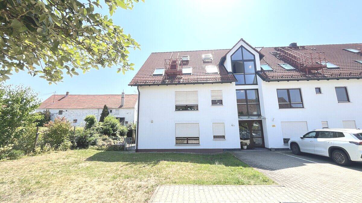 *** 1-Zimmer-Dachgeschosswohnung im Herzen von Illerberg***, 89269 Vöhringen