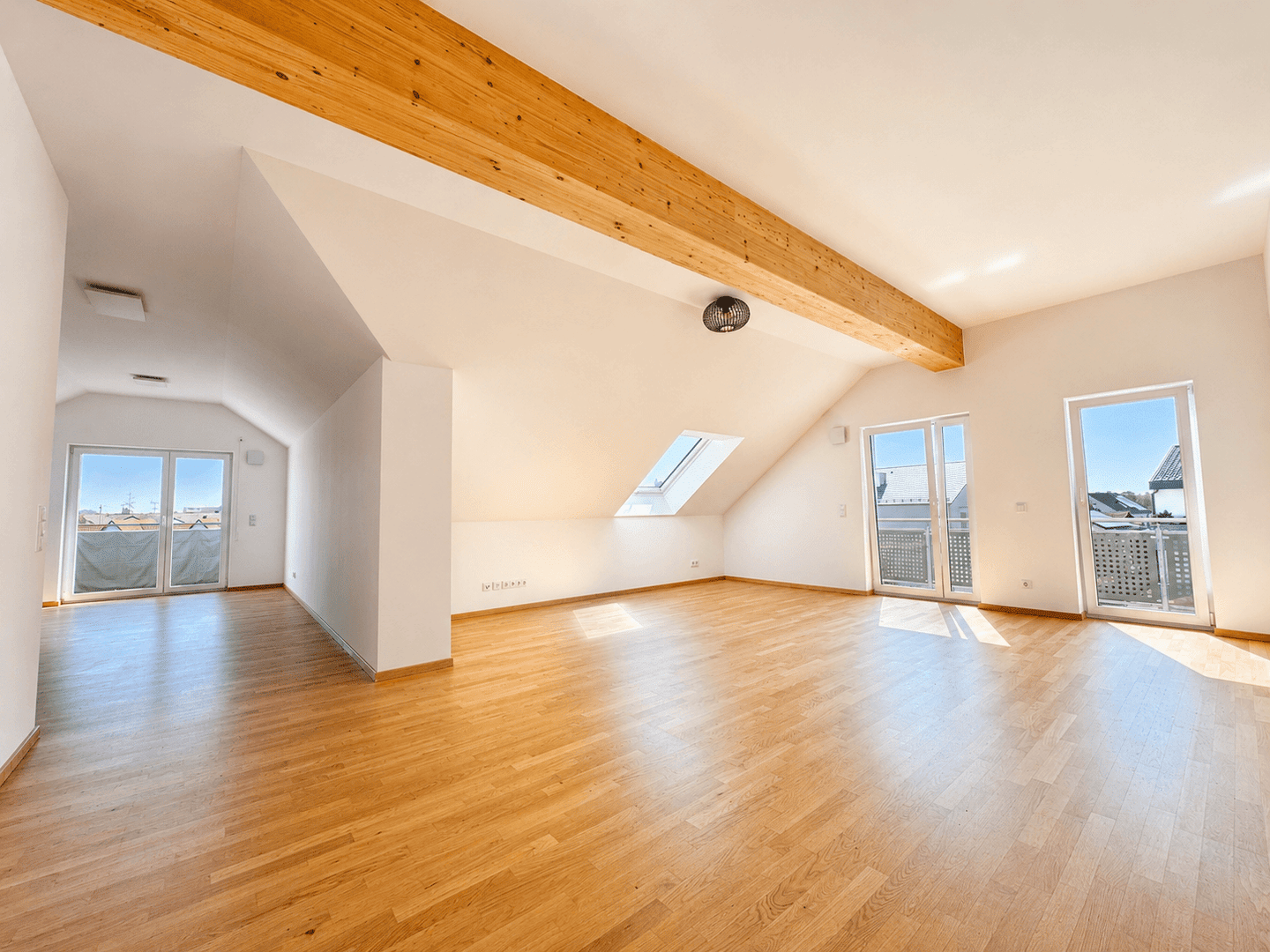 Großzügigkeit & moderner Wohnkomfort-stillvolle 4-Zi.-Dachgeschosswohnung mit Penthouse-Charakter, 82291 Mammendorf
