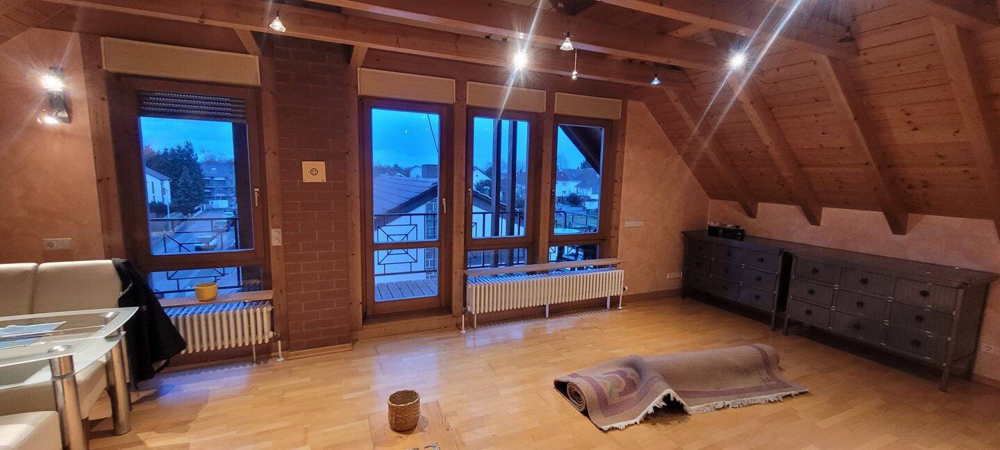 Dachgeschosswohnung mit eigenem Treppenhaus, 67125 Dannstadt-Schauernheim
