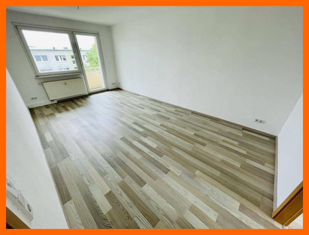 Sonnige 4 Raum Whg. mit Balkon in Gera-Langenberg!, 7552 Gera (Bieblach-Ost Langenberg Roschütz Stublach)