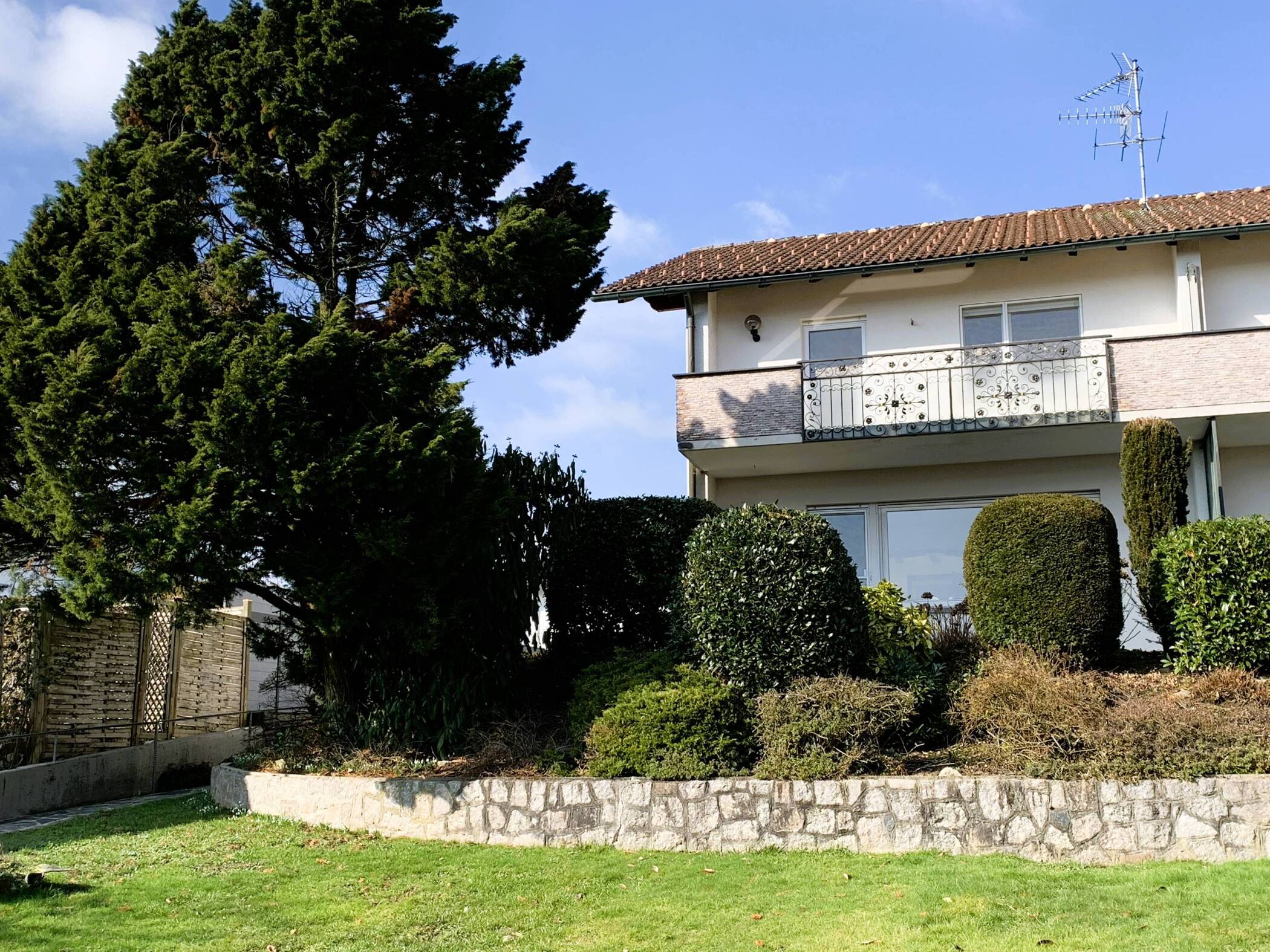 Sonnige DHH mit Garten & Garage – Ideal für Grenzgänger, Paare, kleine Familien, 79725 Laufenburg (Baden)