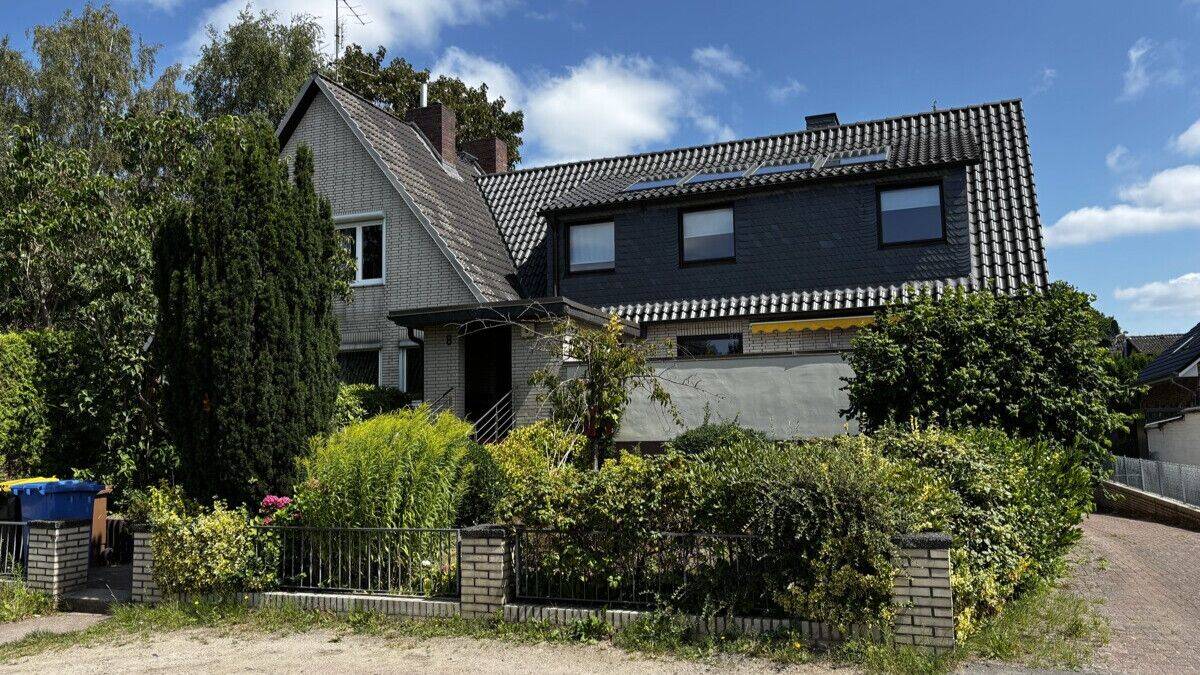 Attraktive Haushälfte mit großem Grundstück und Terrasse, 22869 Schenefeld