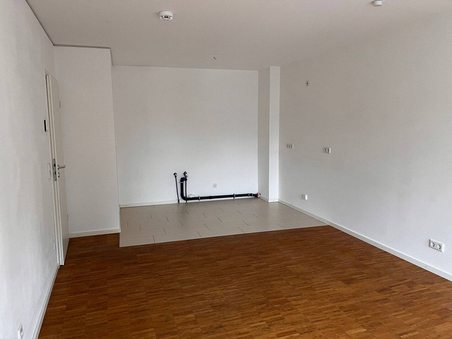 Moderne 2-Zimmer Wohnung mit Balkon, 90491 Nürnberg