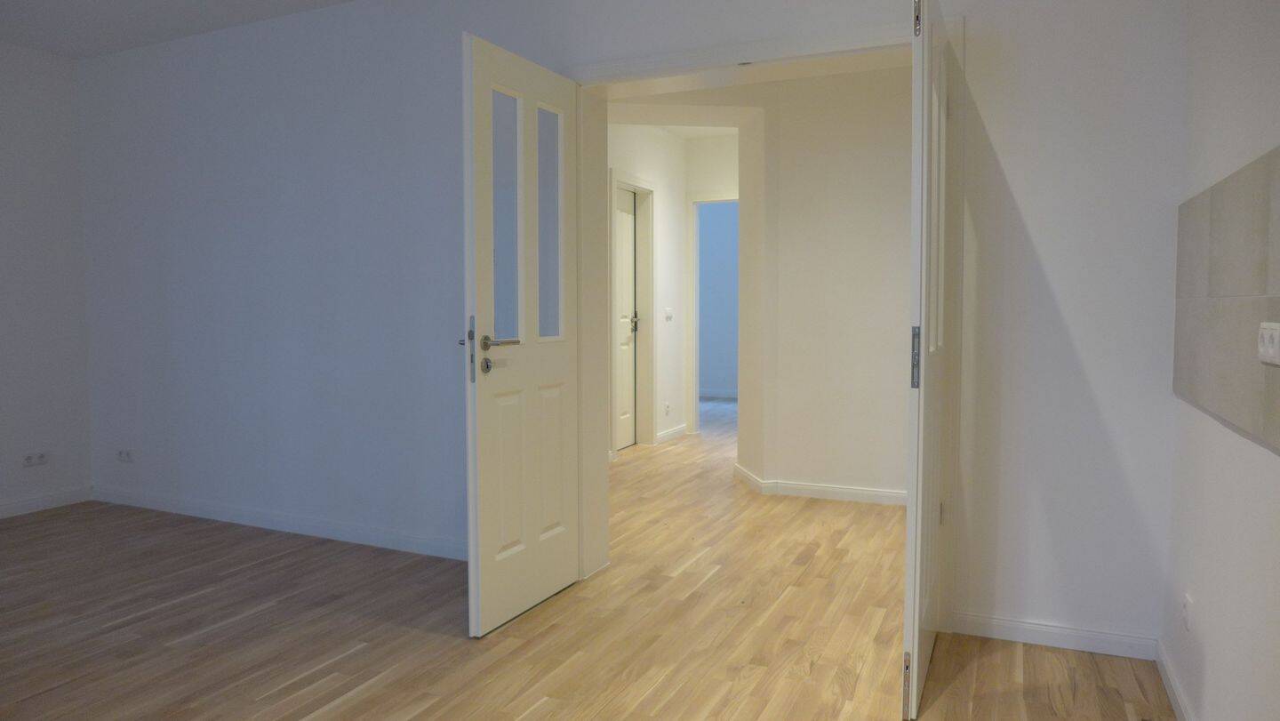 *Zweitbezug* TOP 3-Raum-Wohnung mit Balkon, Terrasse, Gartenanteil, Parkett, Fußbodenheizung, Stuck, 4315 Leipzig (Neustadt-Neuschönefeld Sellerhausen-Stünz Volkmarsdorf)
