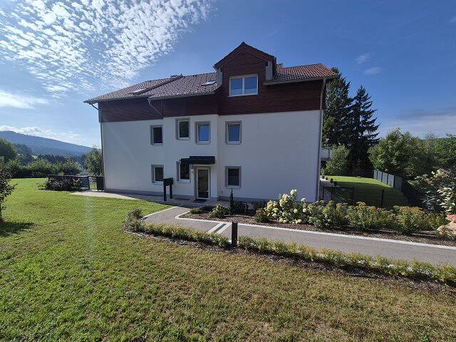 Moderne & helle 3-Zimmer-Erdgeschosswohnung in Arnbruck mit Aufzug & Gartenanteil zu vermieten, 93471 Arnbruck