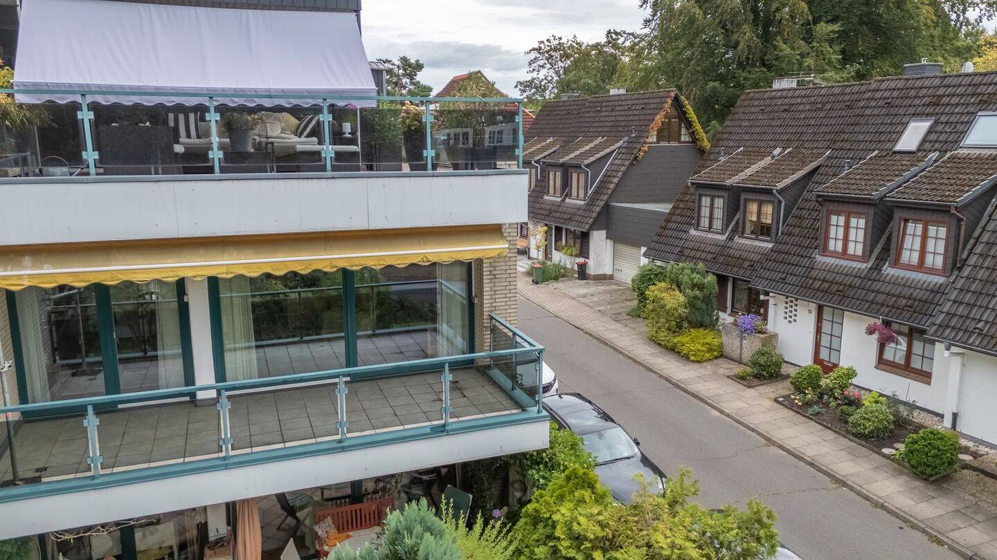 Blankeneser Wohnung mit großem Balkon und viel Potenzial!, 22587 Hamburg (Altona)