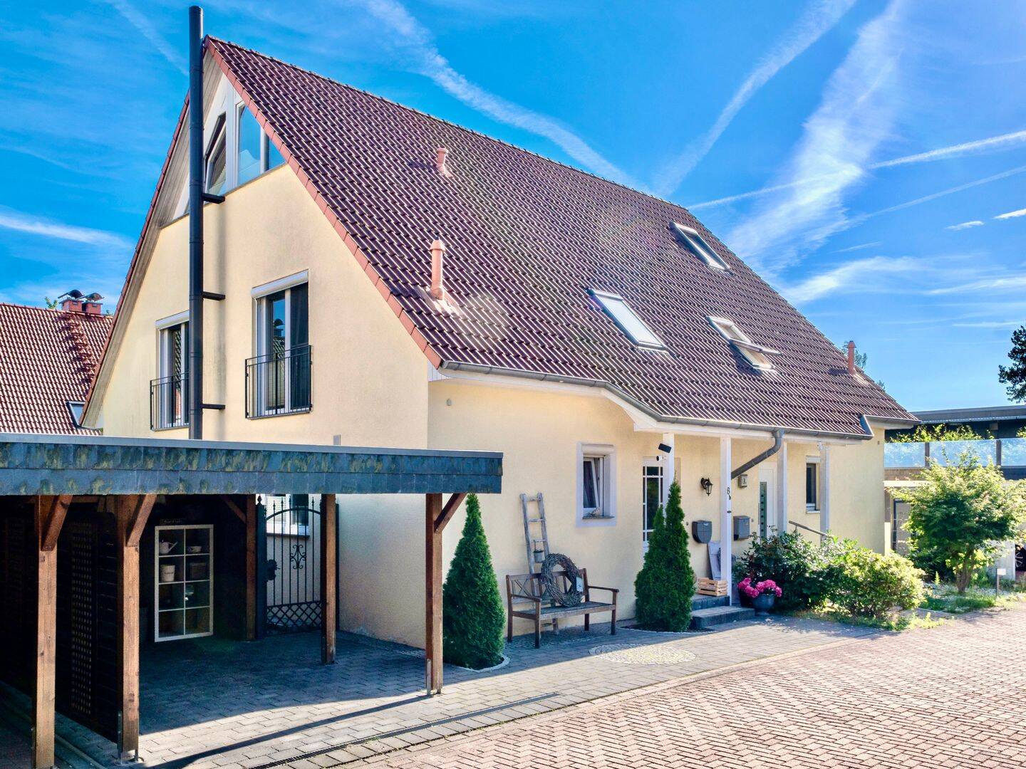 Hochwertige Doppelhaushälfte mit sonnigem Garten in Oststeinbek (SH / Hamburger Osten), 22113 Oststeinbek (Bergedorf)