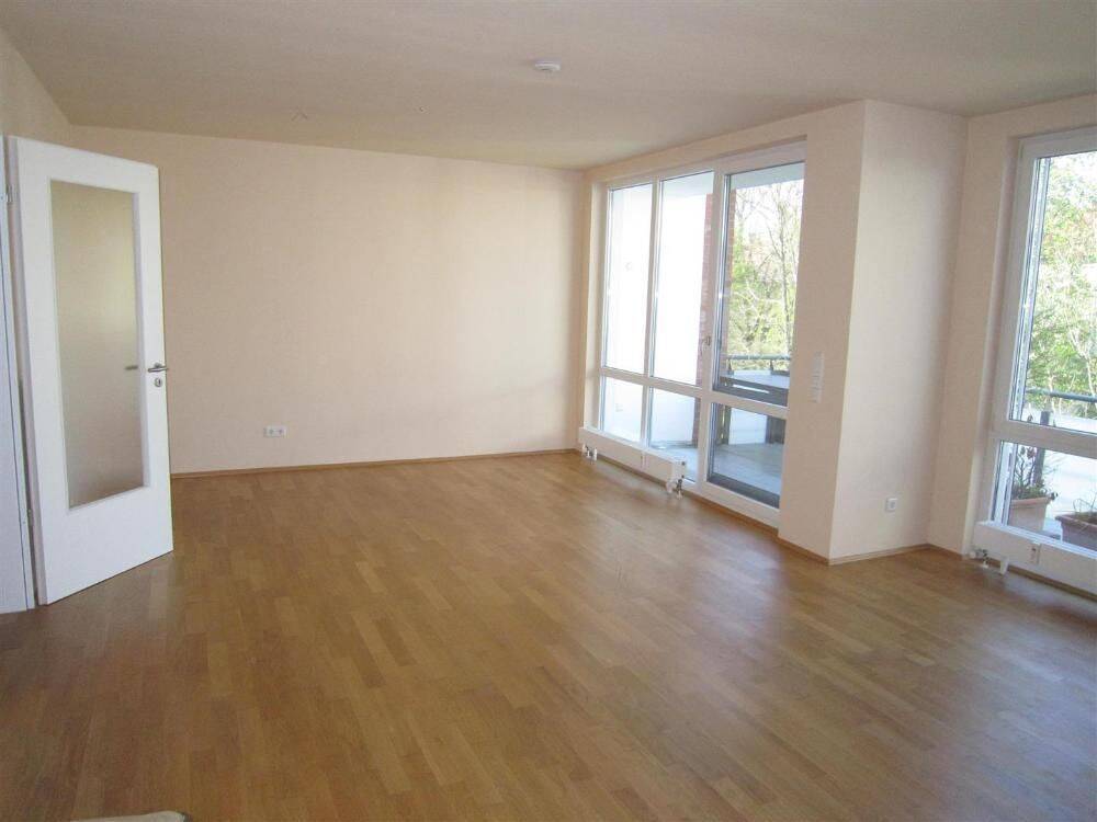 Vermietung einer hellen 3 Zimmer Wohnung mit Balkon, Aufzug und Tiefgaragenstellplatz im Seegershof!, 30169 Hannover