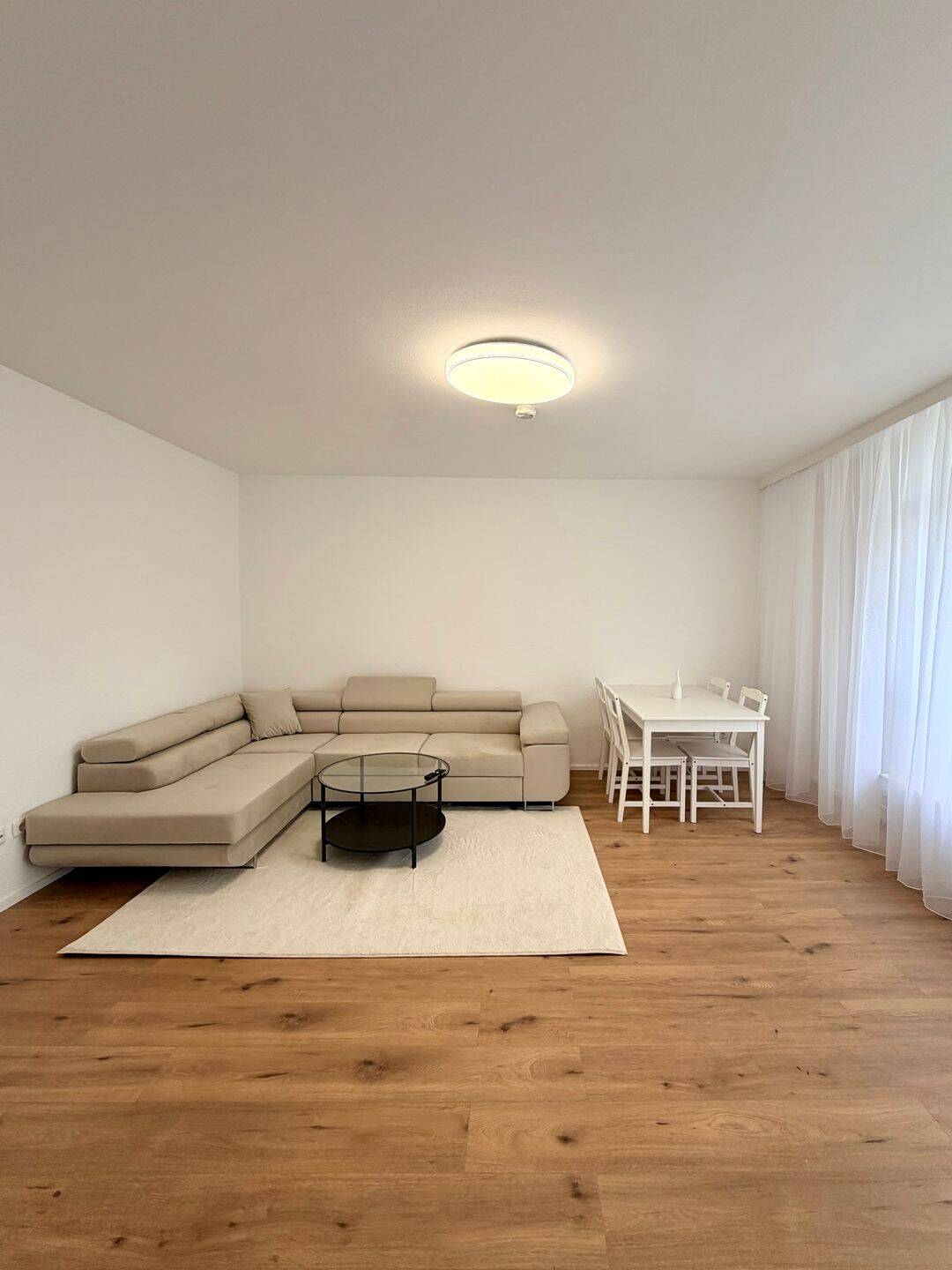 Komplett ausgestattet – moderne 2 Zimmer Wohnung mit Balkon und Stellplatz, 12277 Berlin (Tempelhof-Schöneberg Mariendorf Marienfelde)