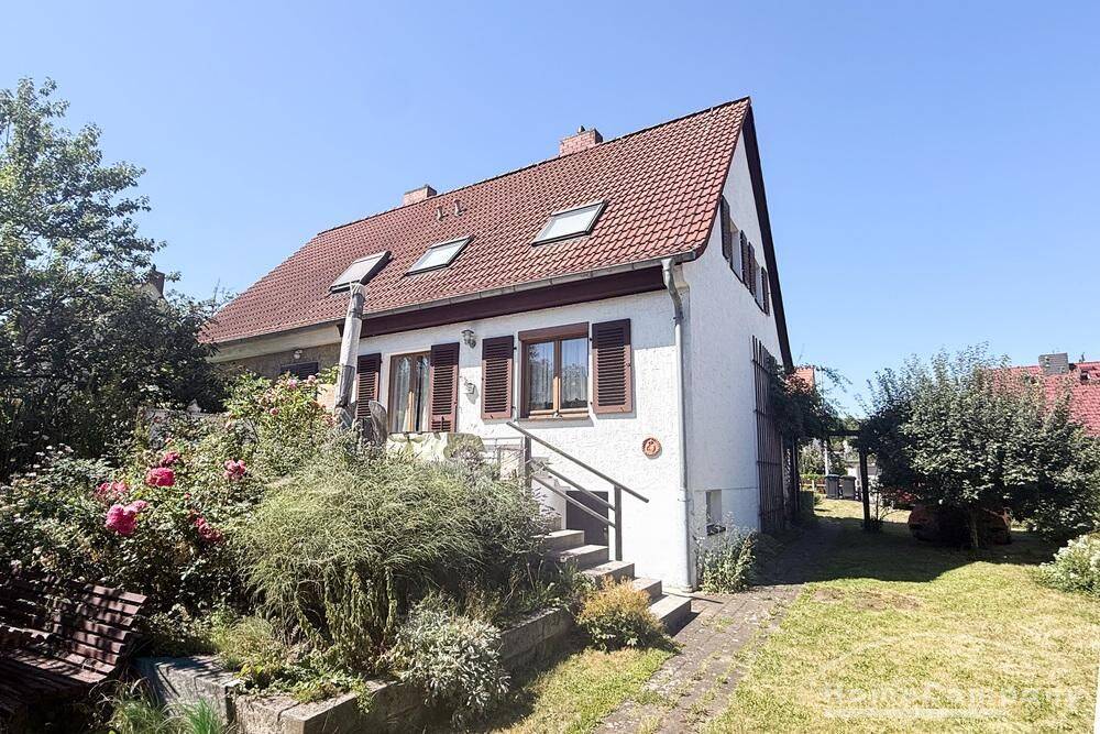 28146 HomeCompany Dresden Möbliert/Furnished Doppelhaushälfte mit Grundstück in Dresden-Leubnitz-Neuostra max. 2 Personen, 1237 Dresden