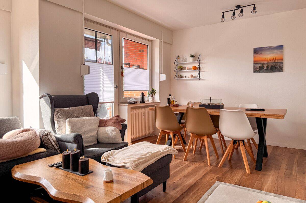Nordseefeeling: Hochparterre Wohnung mit 4-Zimmer mit Balkon an der Wurster Nordseeküste, 27639 Wurster Nordseeküste