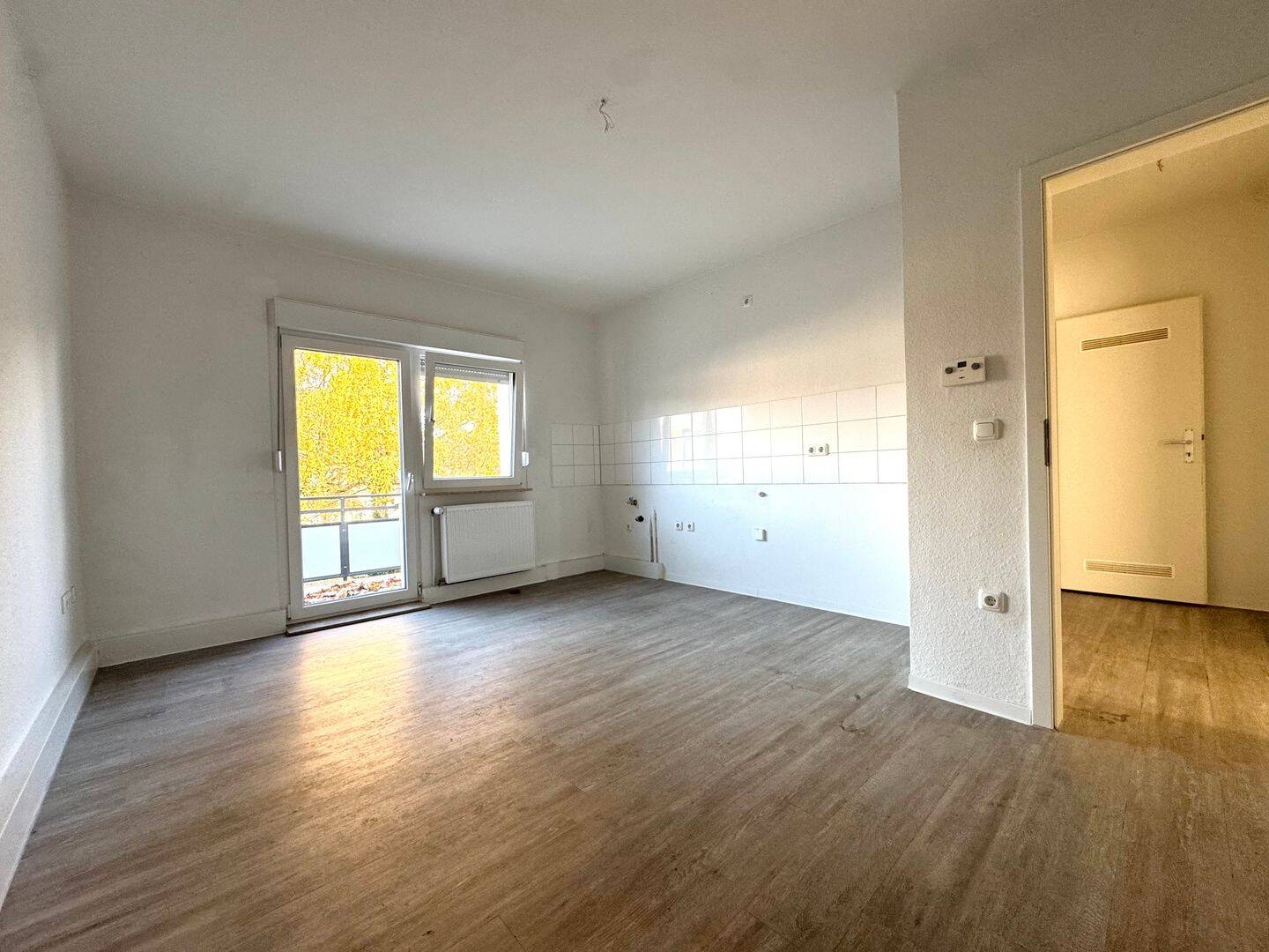Wohnen in der Gartenstadt Welheim- helle Einzimmerwohnung mit riesiger Wohnküche und Balkon, 46238 Bottrop (Batenbrock Welheim Welheimer Mark)