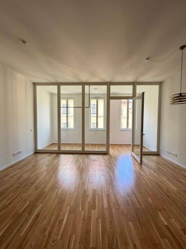 Moderne 2-Zimmer-Wohnung direkt im Zentrum mit Einbauküche, 1067 Dresden (Friedrichstadt Innere Altstadt Wilsdruffer Vorstadt/Seevorstadt-West)