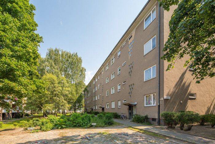 Mit Balkon und neuwertigem Badezimmer, 13627 Berlin (Charlottenburg-Wilmersdorf)