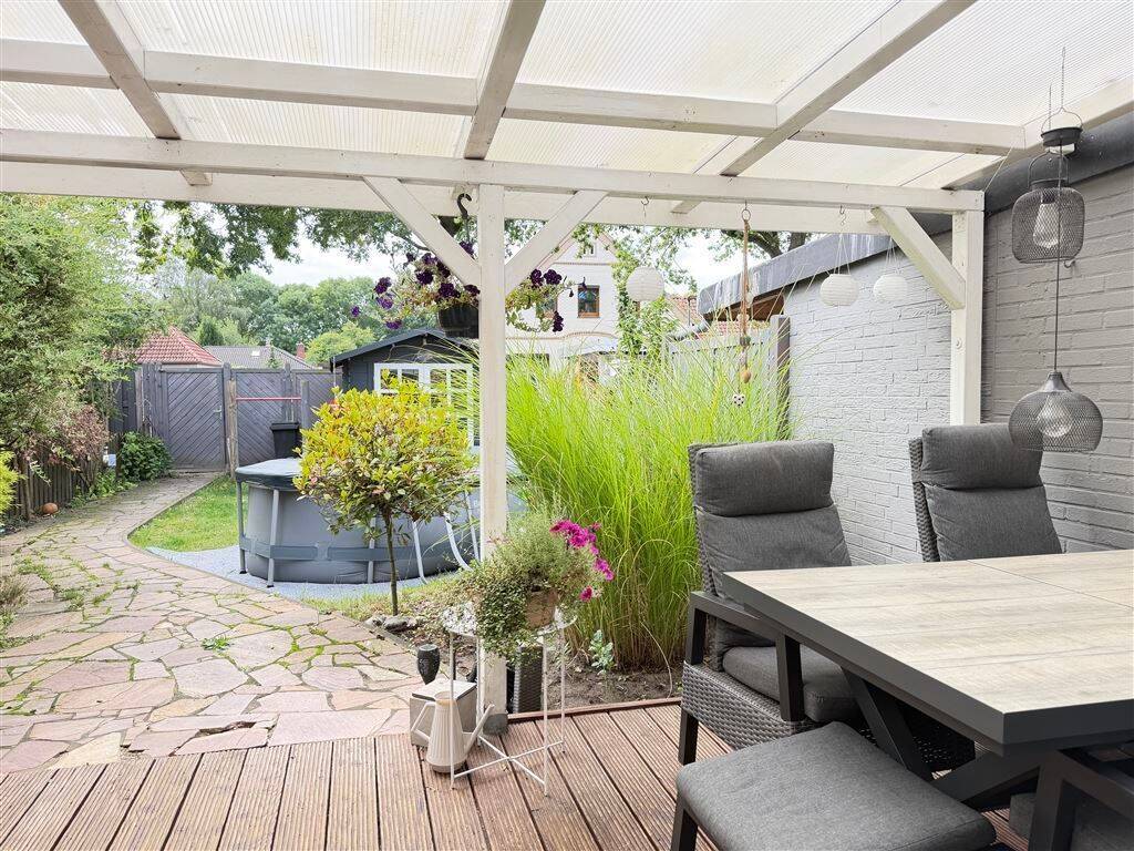 Wohnen nahe der Bremer Stadtgrenze – Modernes Reihenmittelhaus mit wohnlich ausgebautem Dachboden, 27751 Delmenhorst