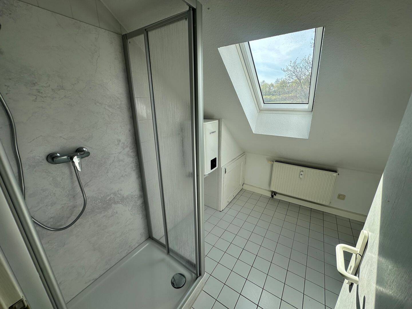 Gemütliche 3 Raum DG Wohnung mit Garten am Haus – unterhalb der Osterburg!, 7570 Weida
