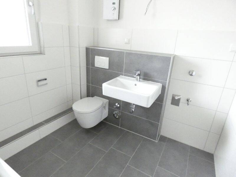 *** Modernisierte 2-Zi-Wohnung mit Loggia in beliebter Lage von Frohnhausen ***, 45144 Essen (Frohnhausen)