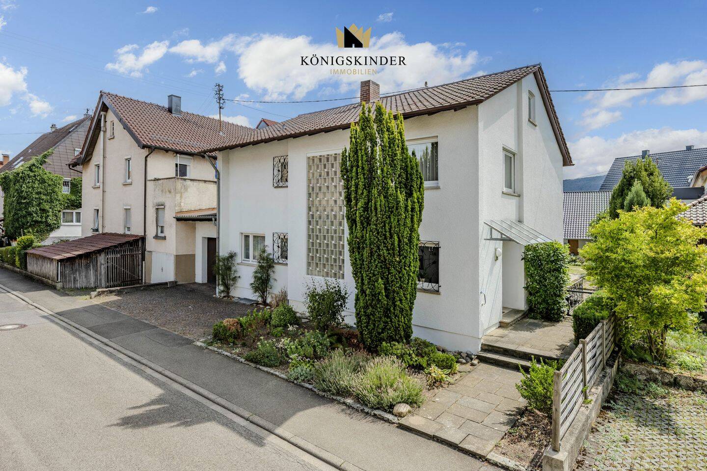 Großzügiges Einfamilienhaus mit Kaminzimmer, Südterrasse und schönem Grundstück, 72555 Metzingen
