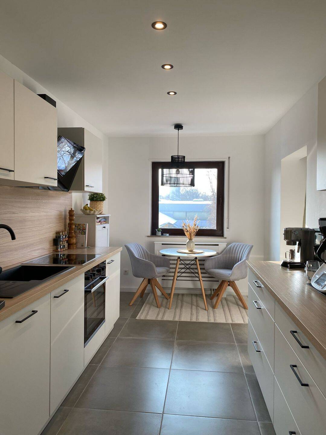 Modernisierte 2-Zimmer-Wohnung mit Balkon und Stellplatz in LU-West, 67059 Ludwigshafen am Rhein (Mitte Mundenheim West)