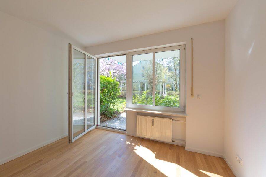 Provisionsfrei* ezugsfreie, kernsanierte 2-Zimmer-Wohnung mit eigenem Garten in Schwabing-Freimann, 80939 München (Milbertshofen-Am Hart Schwabing-Freimann)