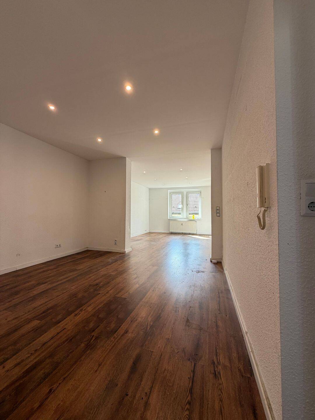 Modernisierte 3-Zimmer-Altbauwohnung | 78 m² | EBK | Gäste-WC | großzügige Räume, 47055 Duisburg (Neudorf-Süd Wanheim-Angerhausen Wanheimerort)