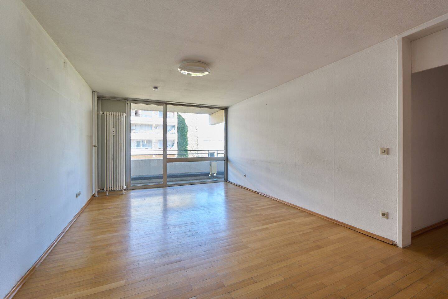 WERTORIA: Bezugsfreie 2-Zimmer-Wohnung mit großem Balkon und Potenzial in Berg am Laim, 81673 München (Berg am Laim)