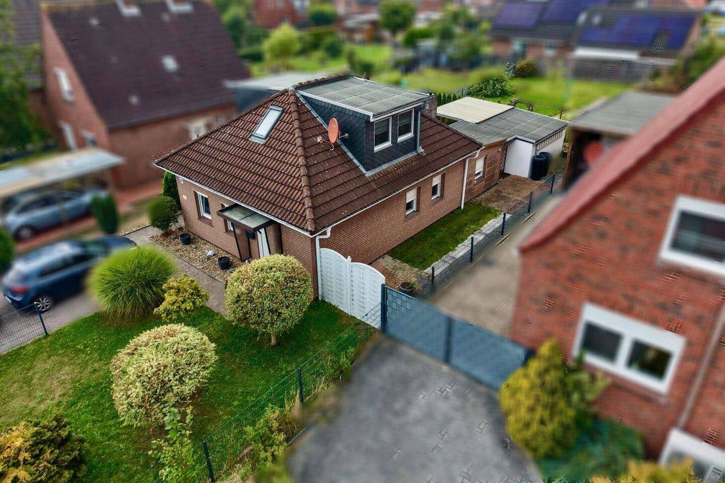 Charmanter Bungalow auf einem Eigentumsgrundstück, 26725 Emden