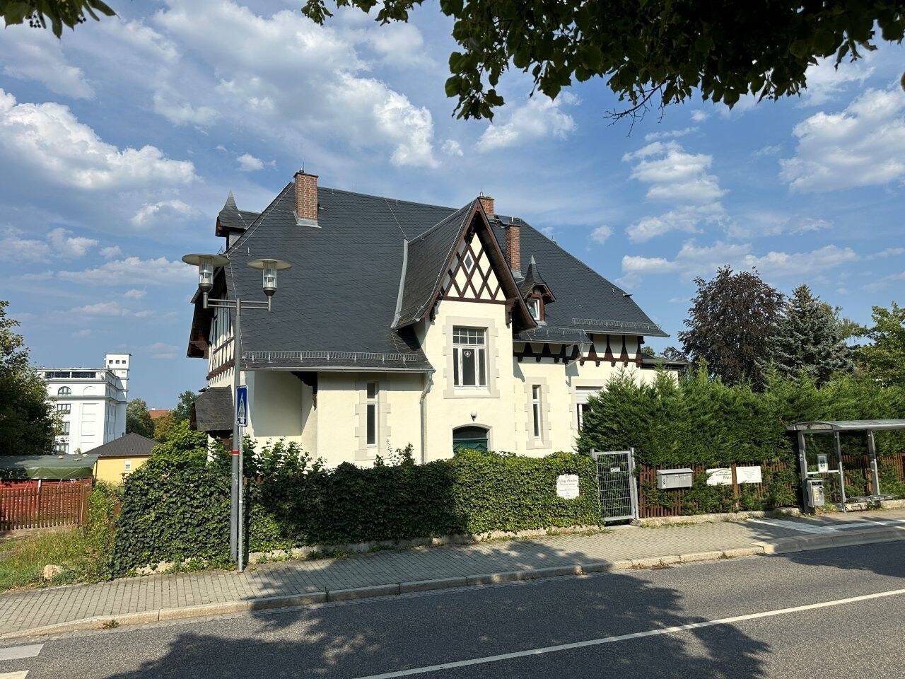 Wohnen in einer Villa – genügend Freiraum für die ganze Familie, 7318 Saalfeld/Saale